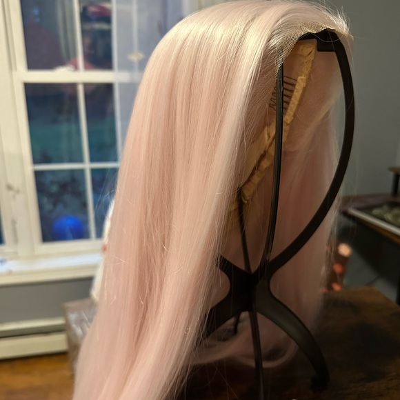 Chelsey Smith Crowns Royalty Luxe in Fairy Dust - Picture 1 of 5